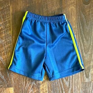 💥2T Boy Shorts💥